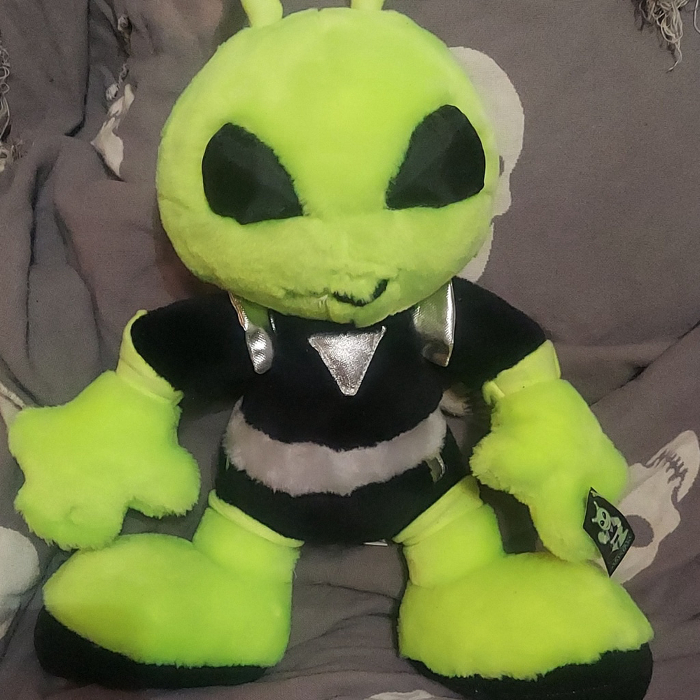 18" vintage 1997 deadstock plush glam alien / Martian